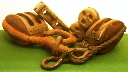 wooden-pulleys